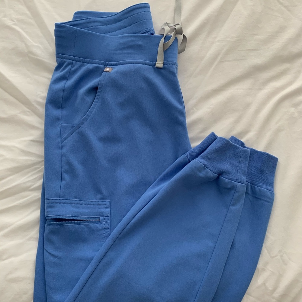 Figs Jogger Sm ceil blue